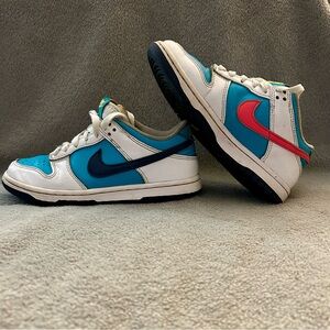 Nike White and Teal Sneakers with Pink Swoosh